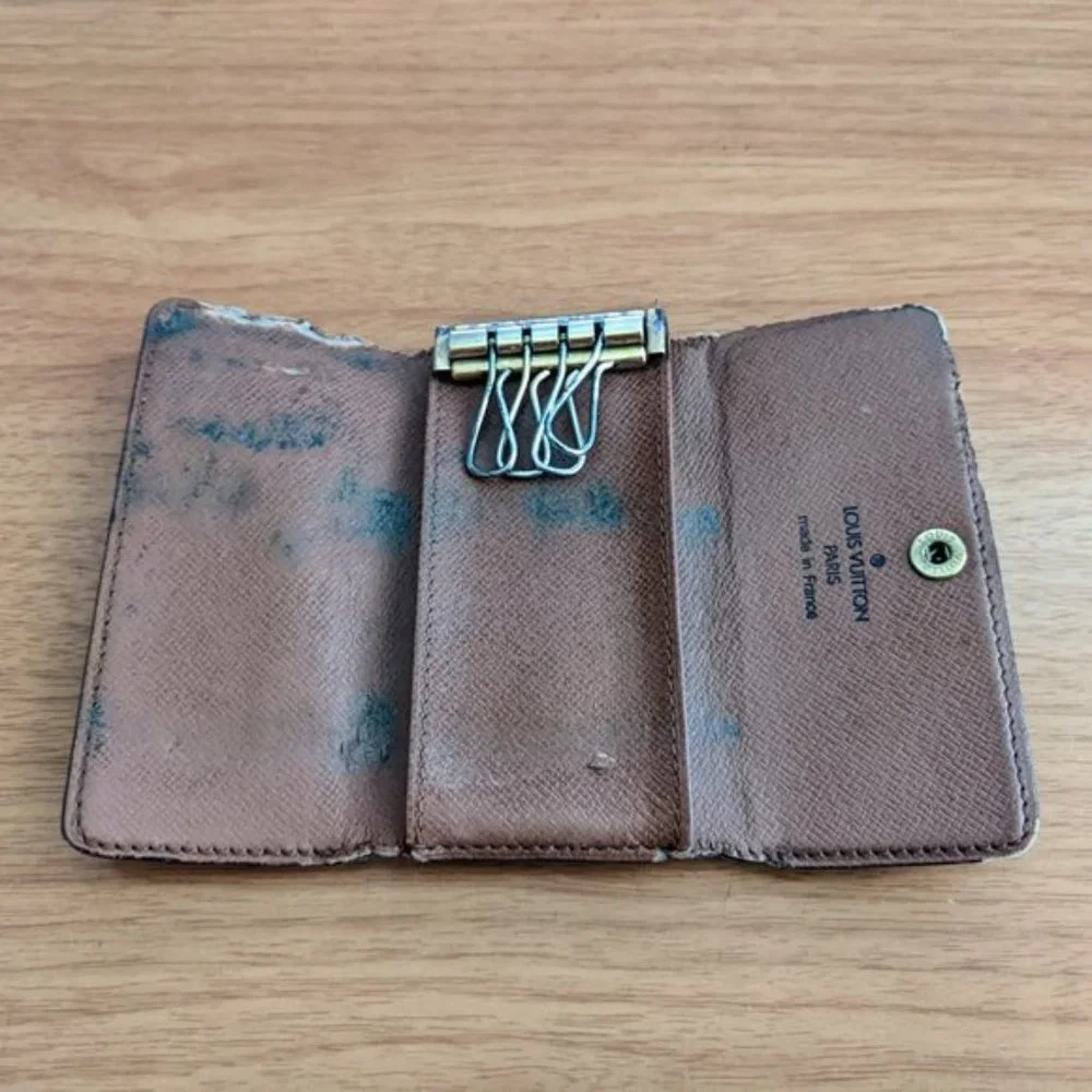 Louis Vuitton Monogram Key Holder/Wallet #1385💥PRICE DROP💥
